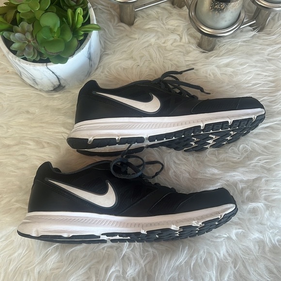 Nike Downshifter 6 Men’s Black/White Running Gym Shoe Sneaker Size 9.5 - Picture 5 of 15